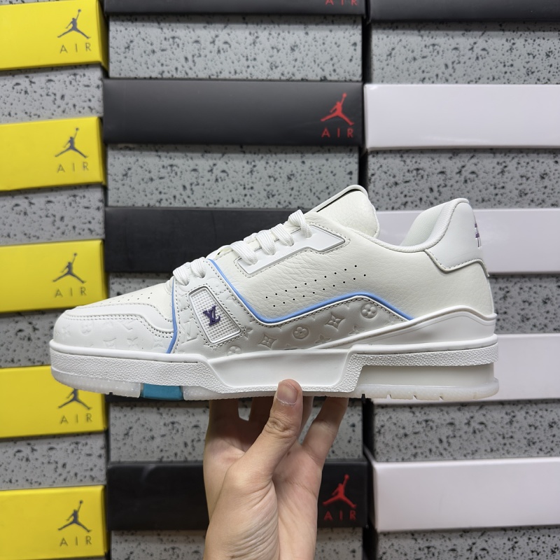 Trainer Blue · 3