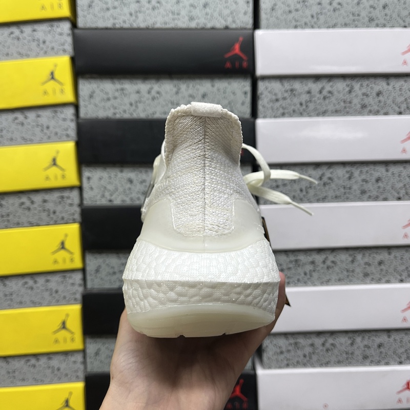 Ultraboost Light 3