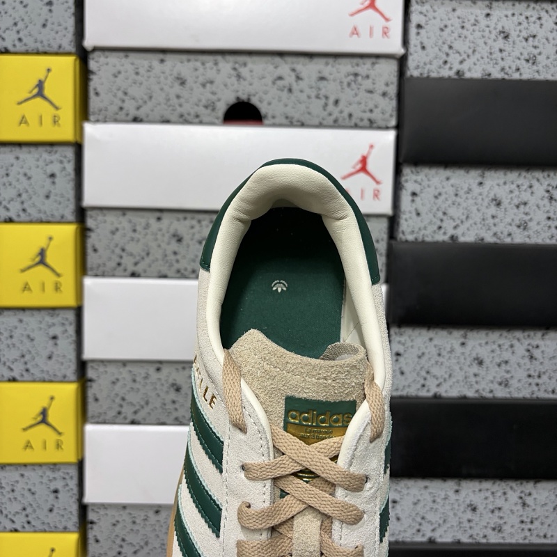 Gazell Ebold · 5