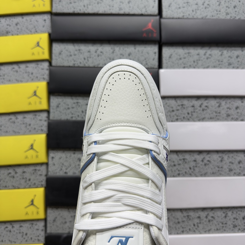 Trainer Blue · 5
