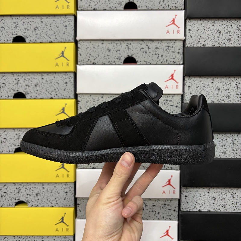 MM6 Maison Margiela Sneakers Black · 4