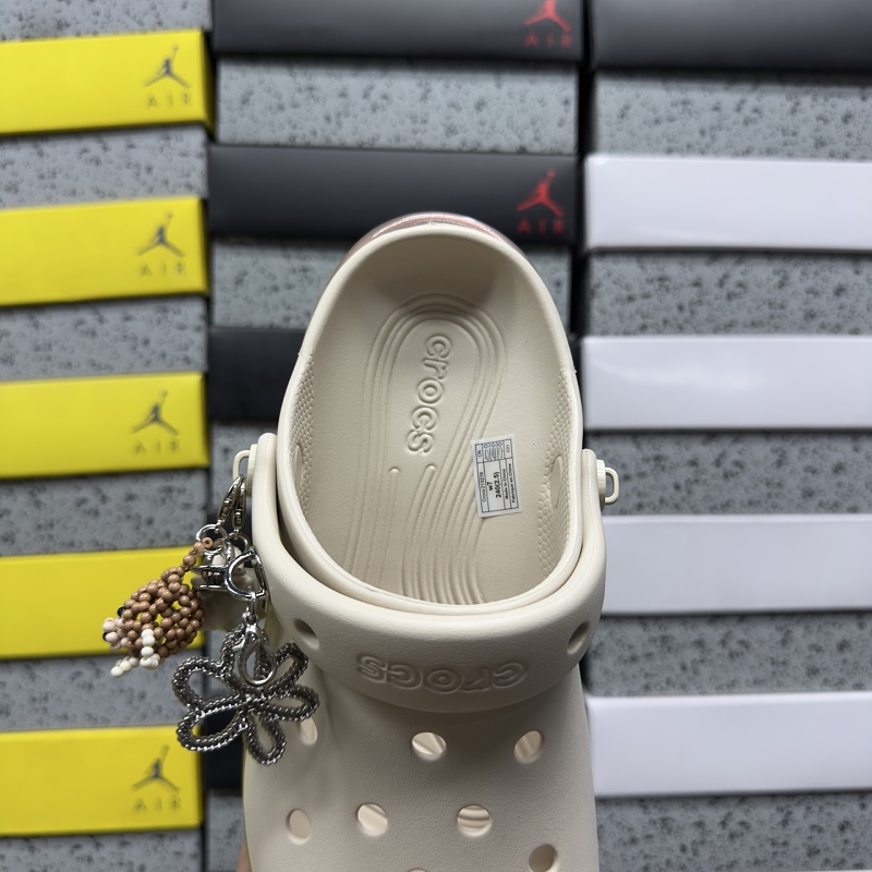 Crocs M3-m7 · 4