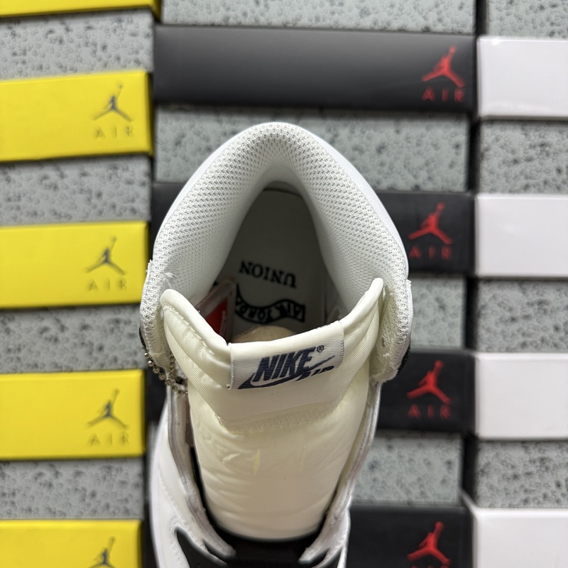 Jordan 1 Sneakers 4