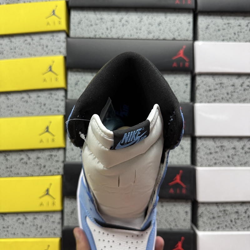 Jordan 1 Sneakers 4