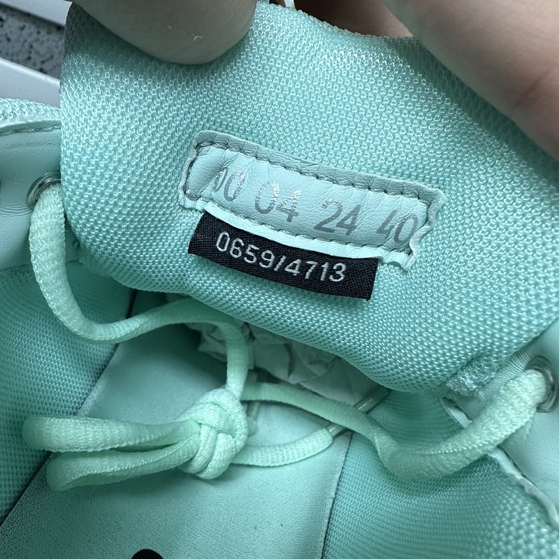 Dior B30 Sneakers · Gray Green 3