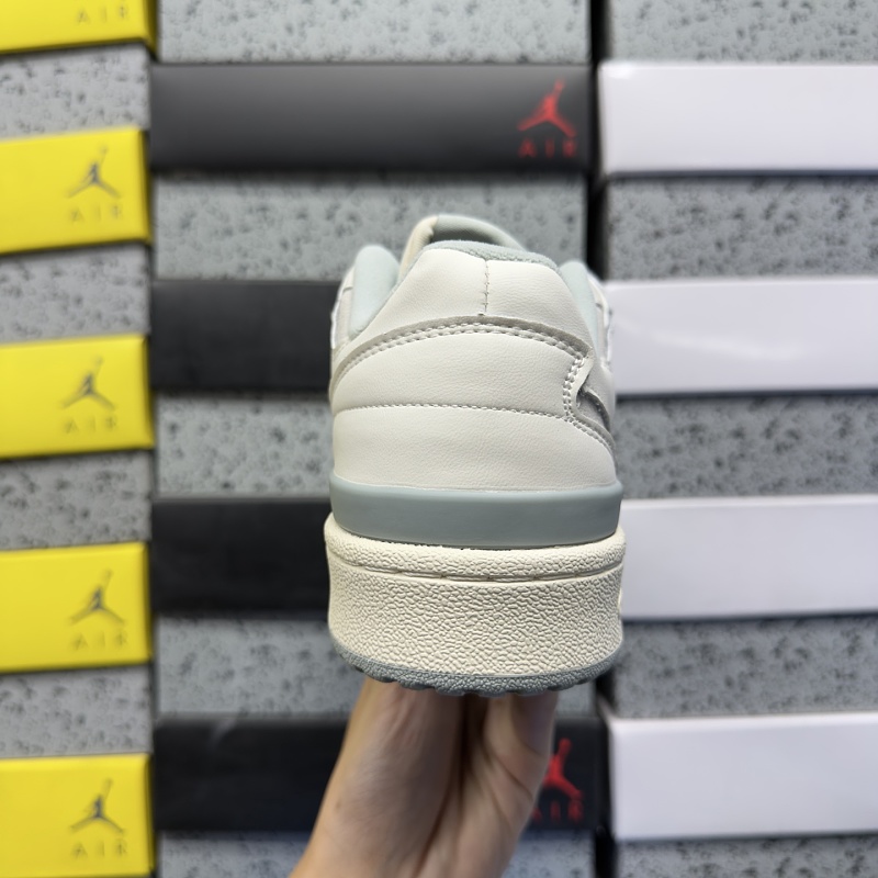 Forum 84 Low 2