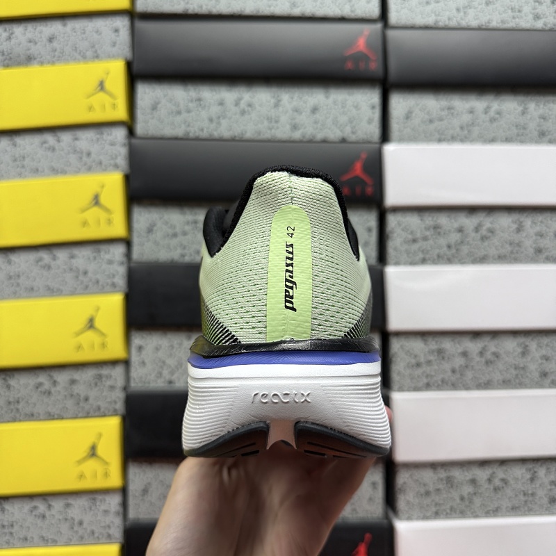 Zoom Pegasus 42 2