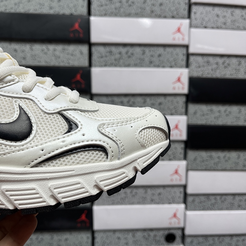 Nike Vomero 8