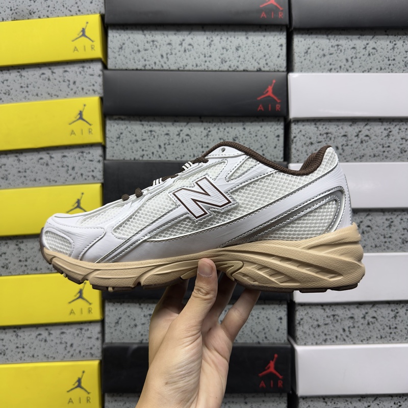 New Balance 740 Sneakers · 3