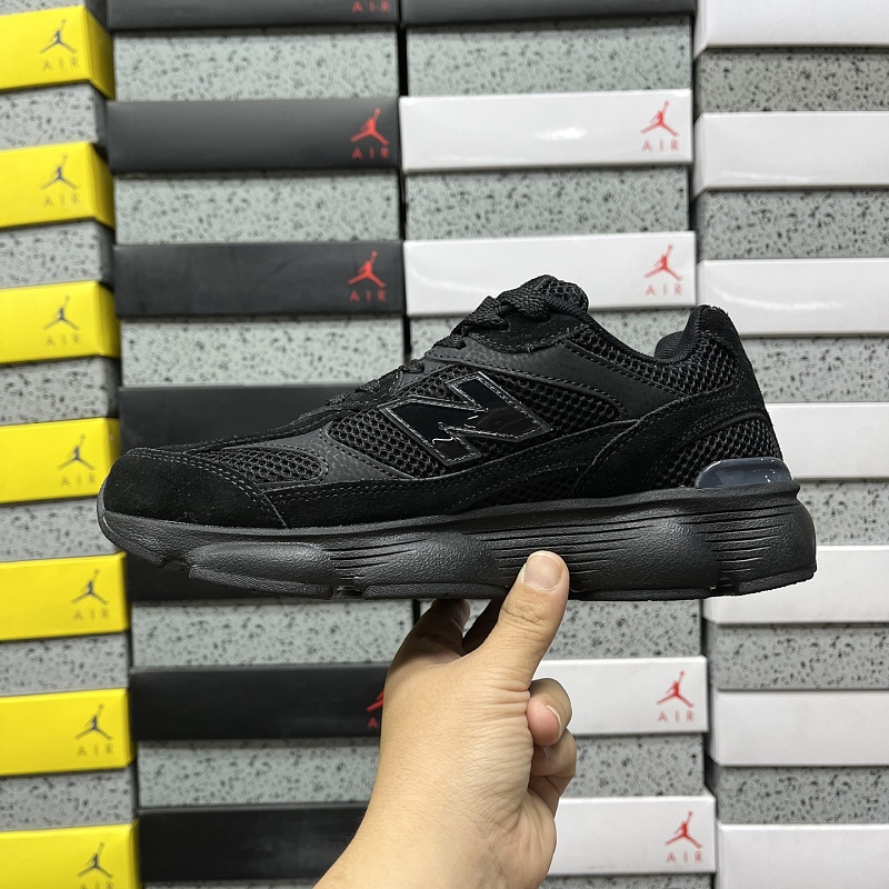 New Balance 603 Sneakers · 2