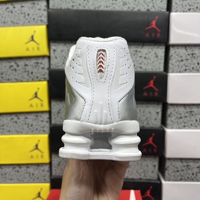Shox R4 · 2