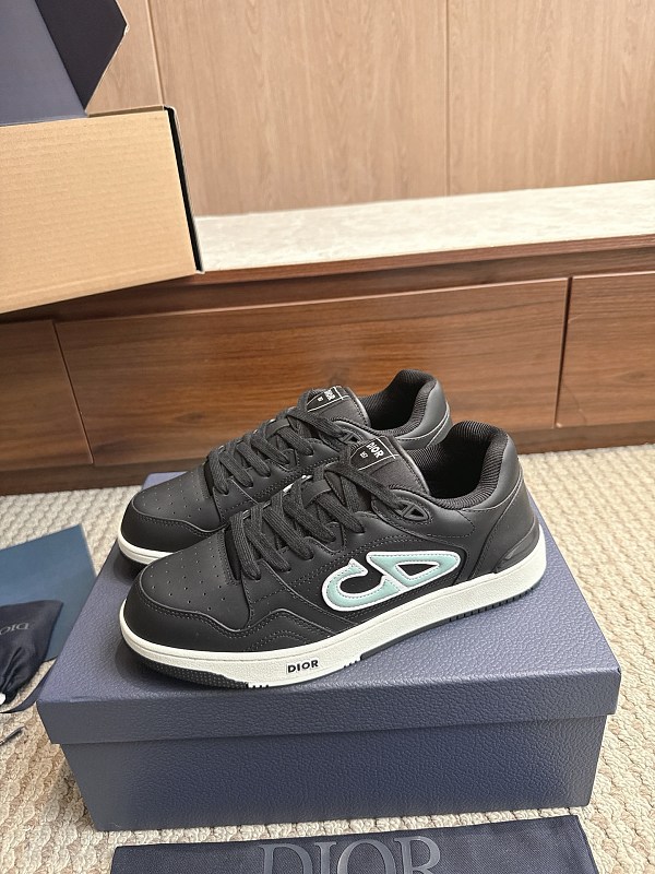 情侣款休闲板鞋（39-45）2 · 5