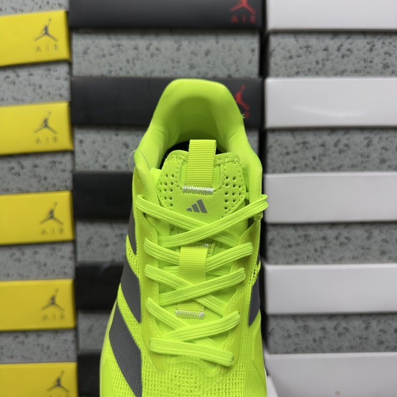 Adizero Ubersonic 5 M 4