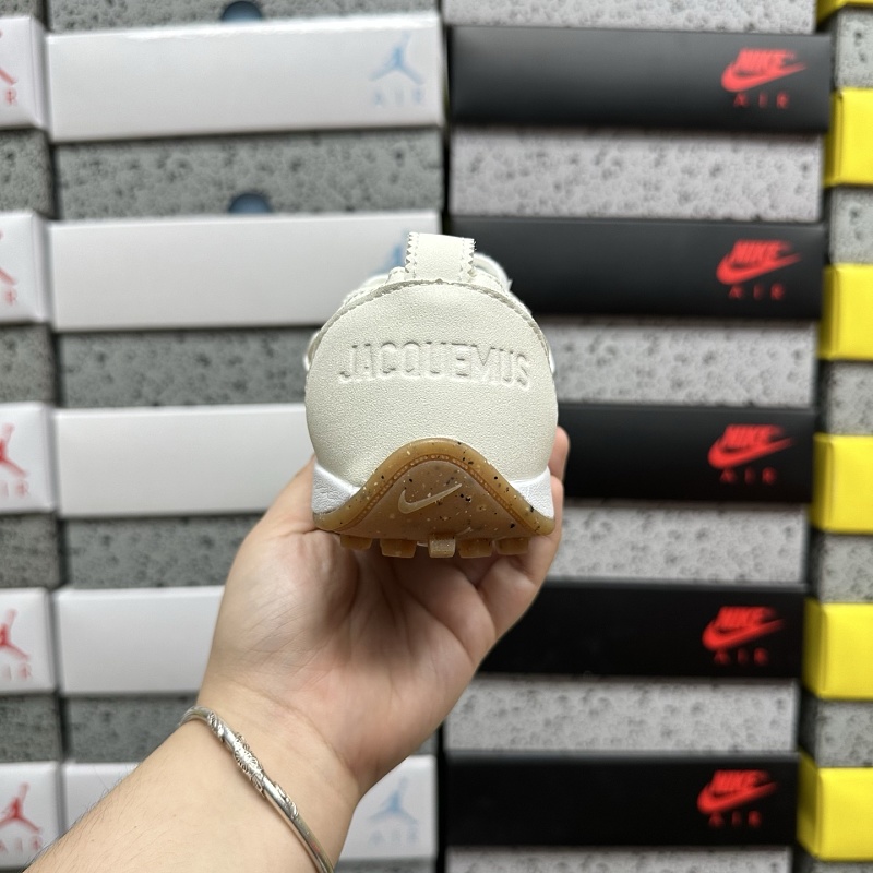 Jacquemus Moon Shoe Sp · 3