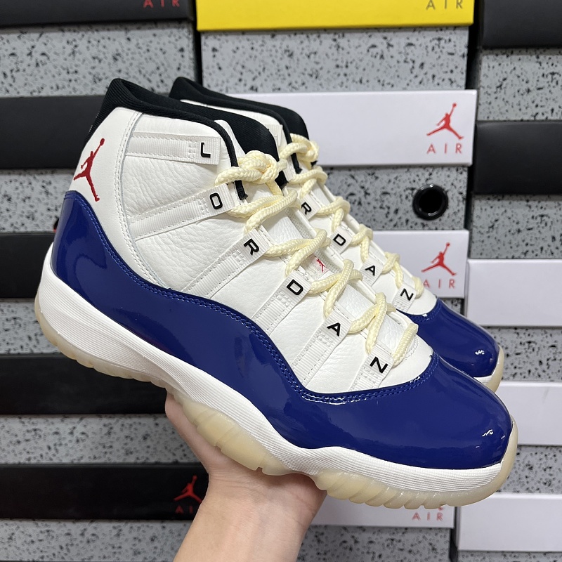 Jordan 11 Sneakers