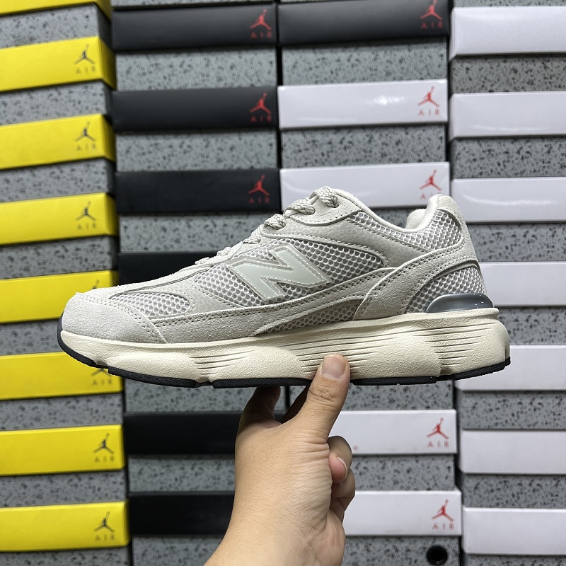 New Balance 603 Sneakers · 2