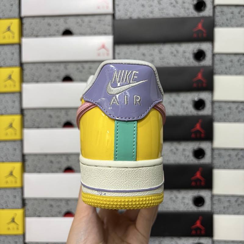 Air Force1 · 3