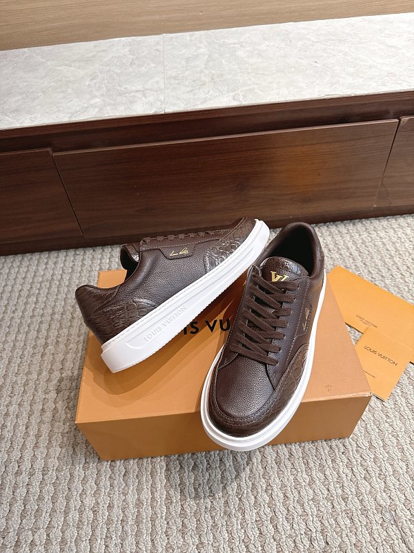 Trainer 52 · 4