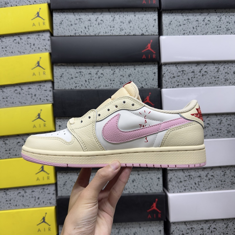 Travis Scott Reverse Swoosh Sneakers · 4