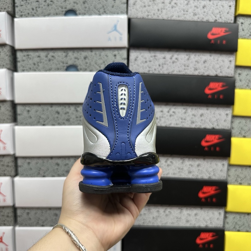Shox R4 · 3