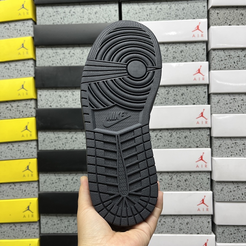 Jordan 1 Sneakers 4