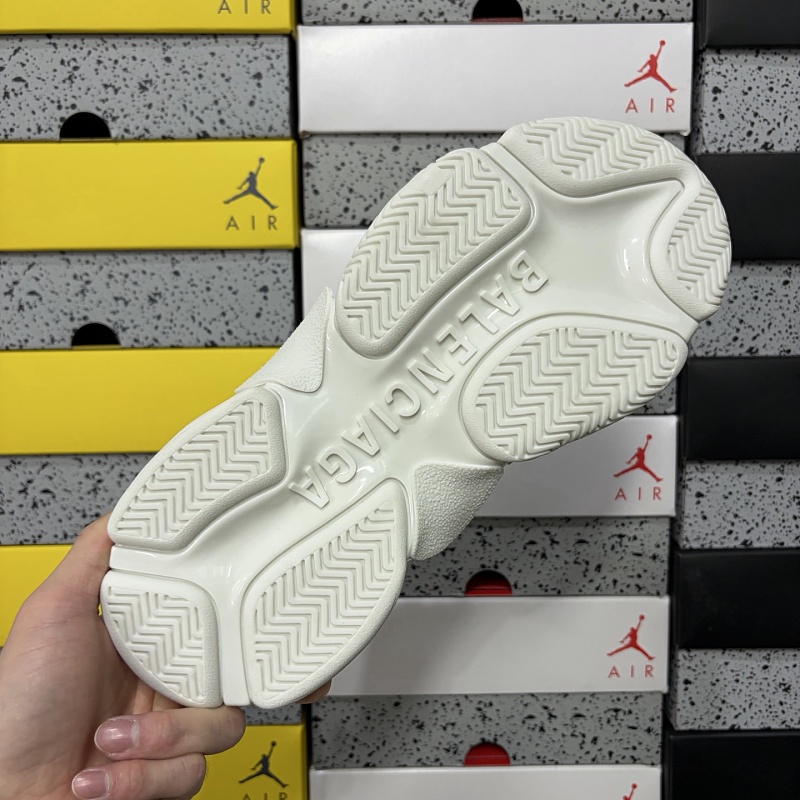 Triple S 5 9000 · 5