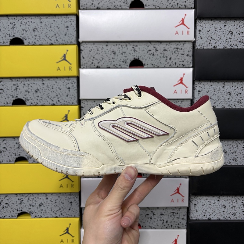 Hamptons Worn-Out 9960 · 4