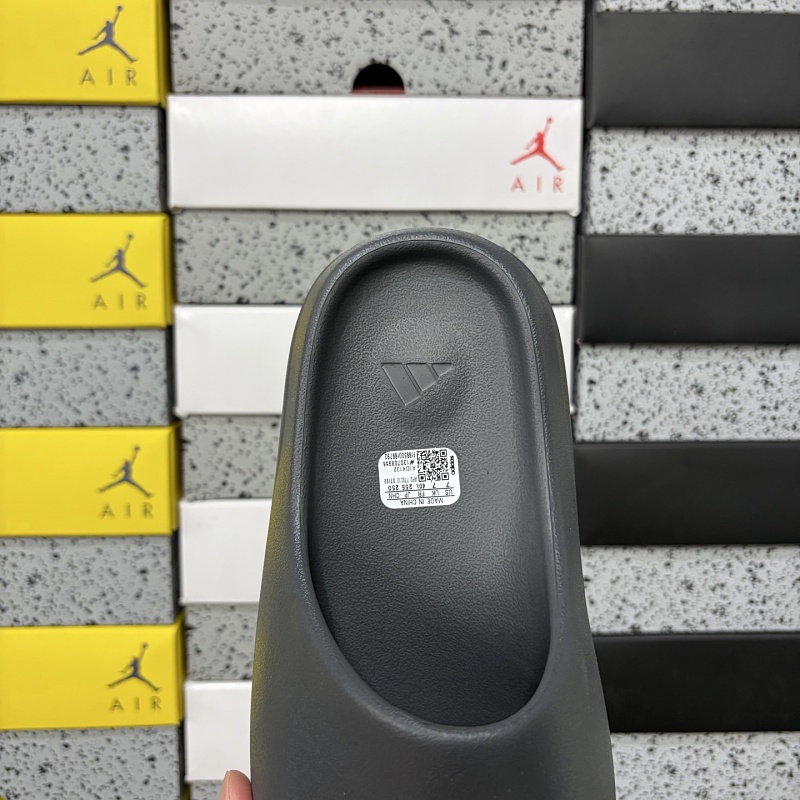 Slide · 4