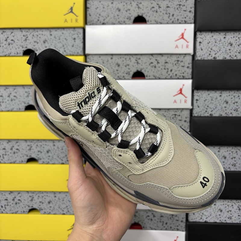 Triple S 9787 · 3