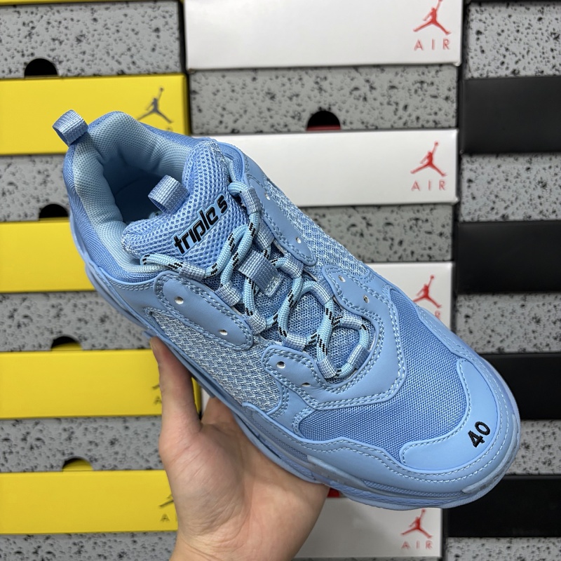 Triple S 3210 · 3