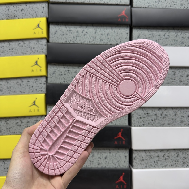 Travis Scott Reverse Swoosh Sneakers · 2