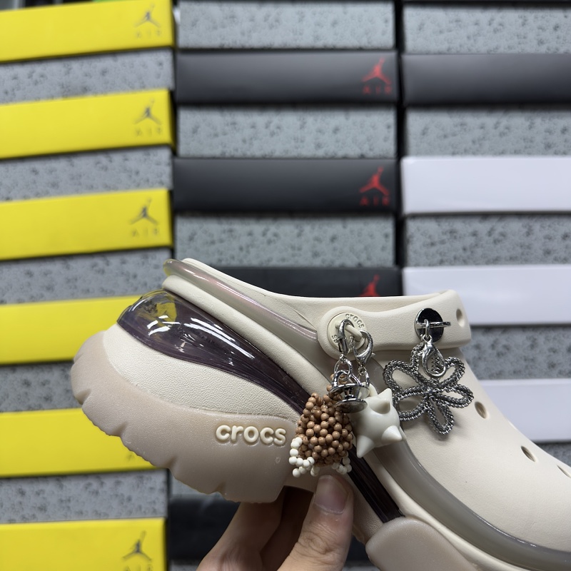 Crocs M3-m7 · 6