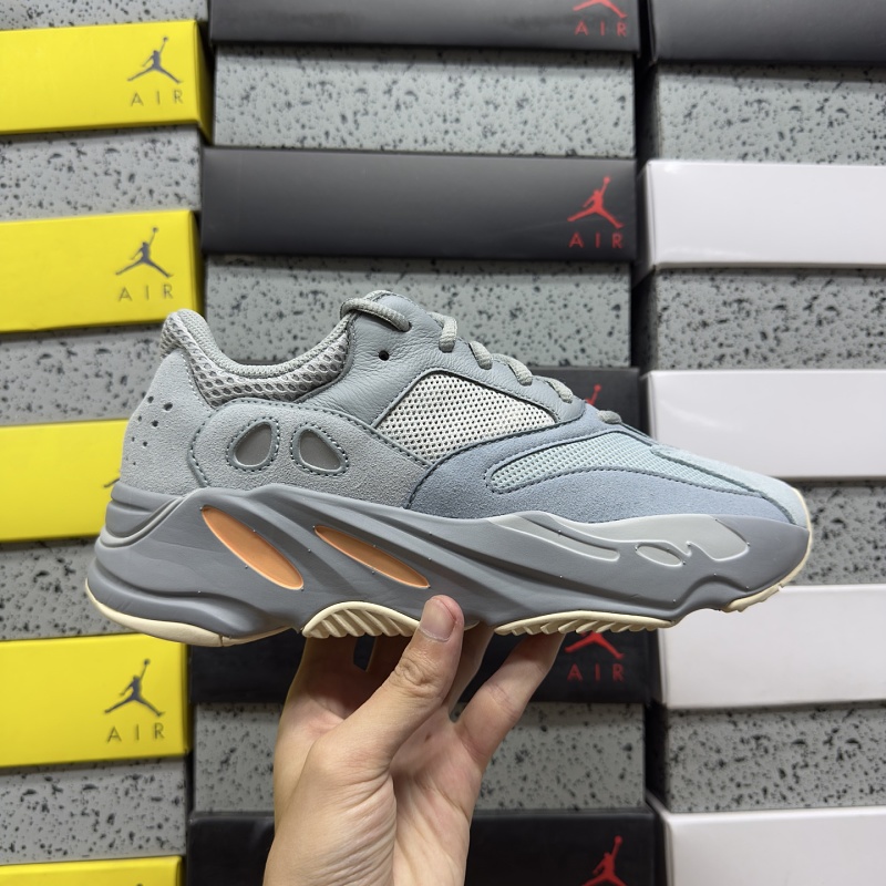 Yeezy 700 9