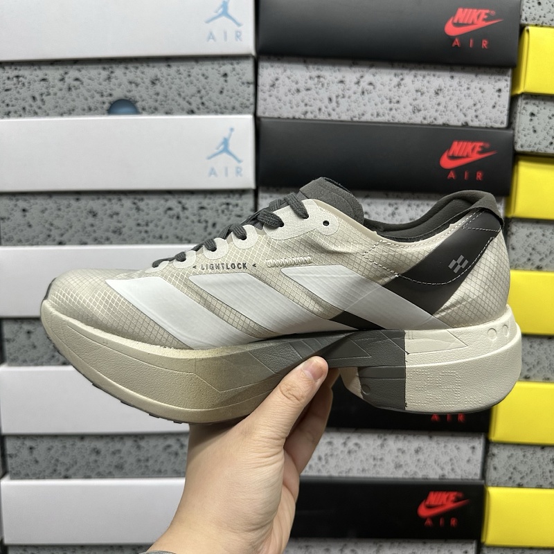 Adizero Adios 4M 8