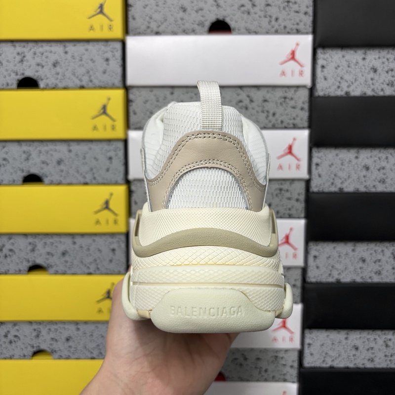 Triple S 9002 · 6