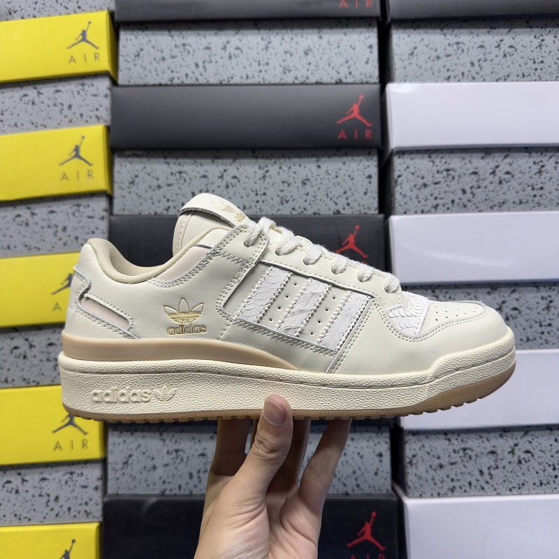 Forum 84 Low 9
