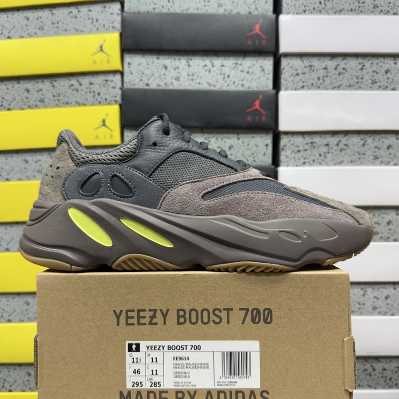 Yeezy 700 8