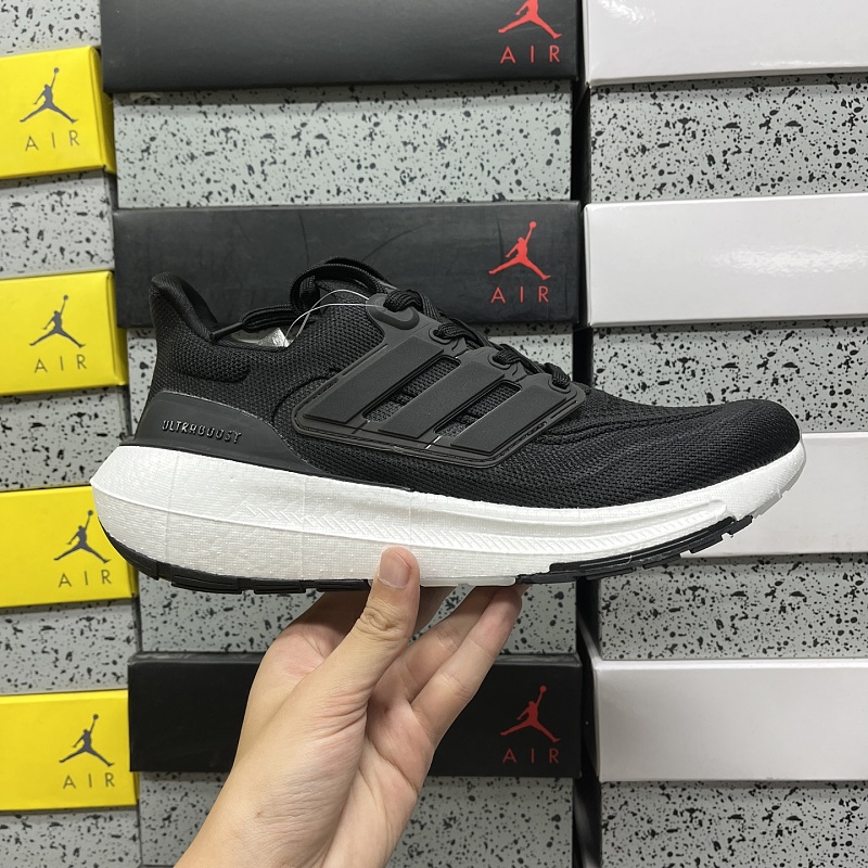 Ultraboost Light 10