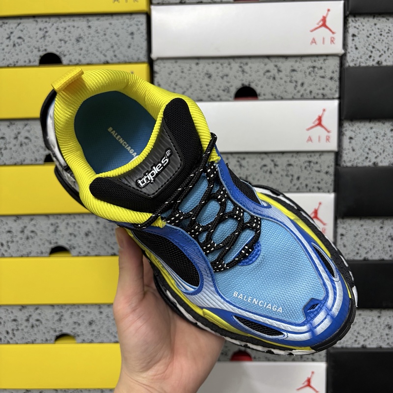 Triple S 2 4497 · 3