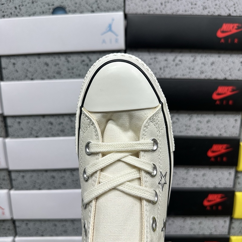 Converse Chuck Taylor Sneakers 7