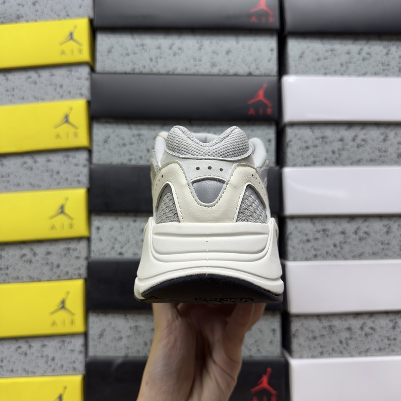 Yeezy 700v2 2