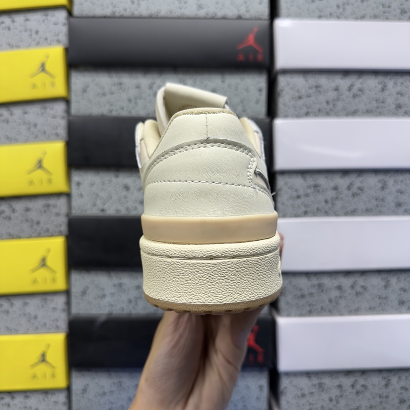 Forum 84 Low 2