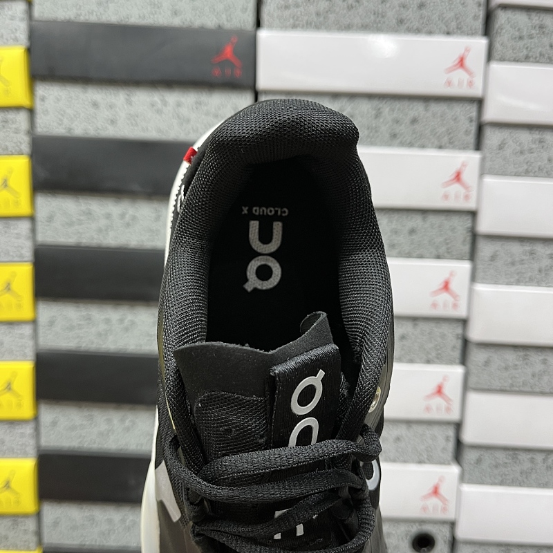 The Roger Pro2 M929282x153221 · 3
