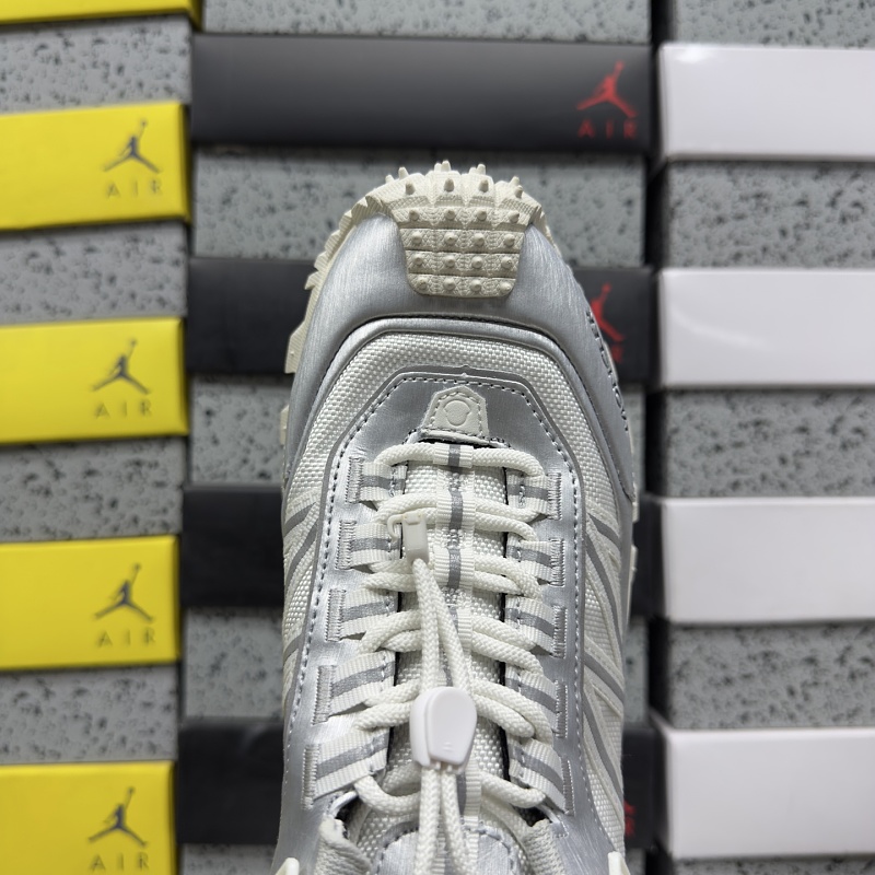 300 Trailgrip Gore-Tex 804A · 5