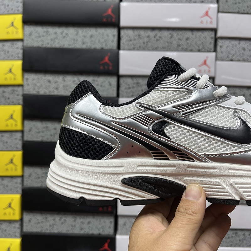 Nike Vomero 7