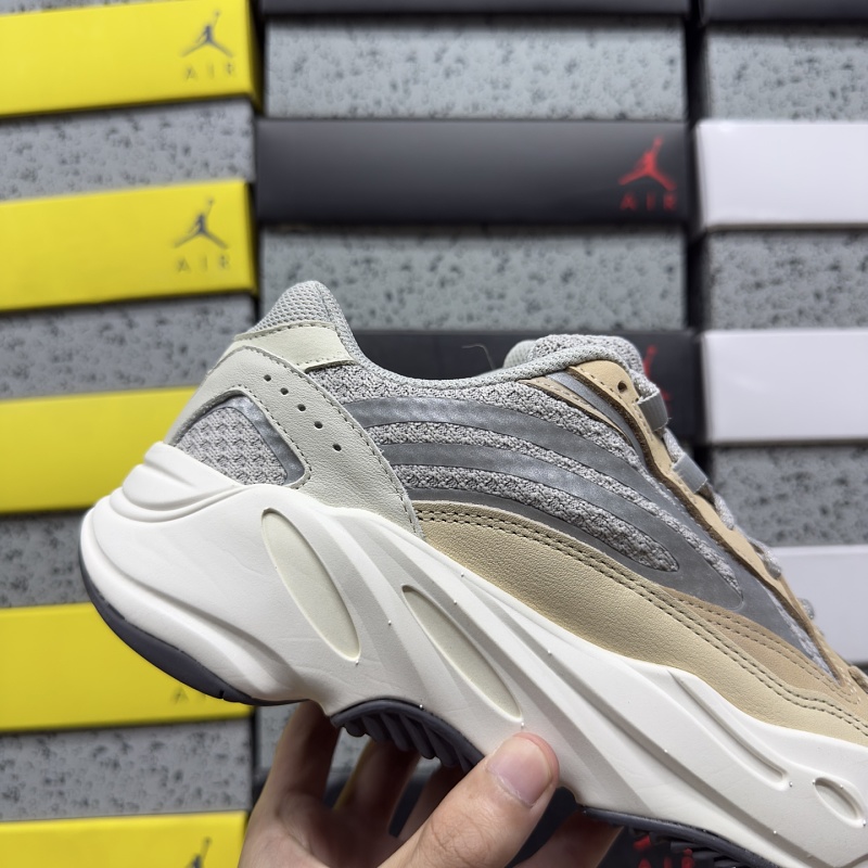 Yeezy 700v2 6
