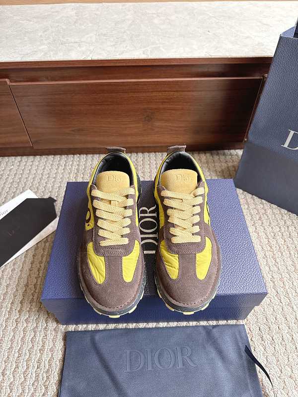Casual Squash Sneaker · 3
