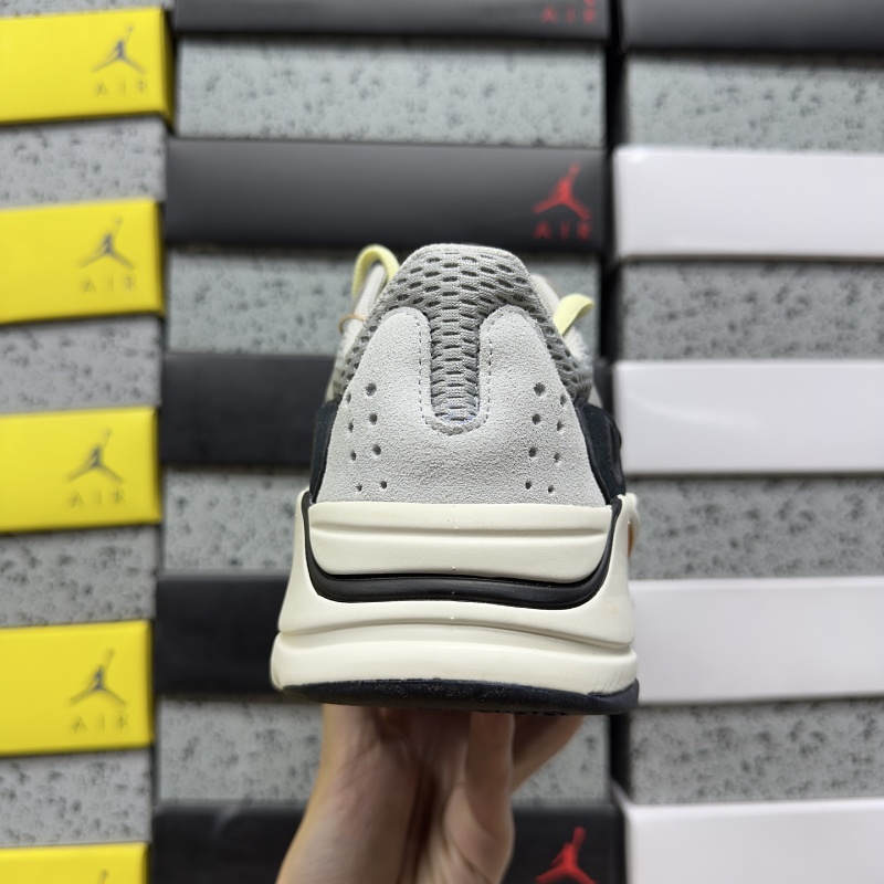 Yeezy 700 2