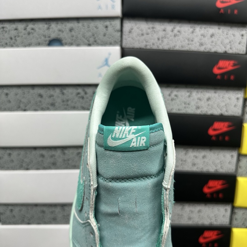 Jordan 1 Sneakers 4