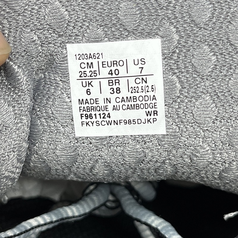 Asics Sneakers